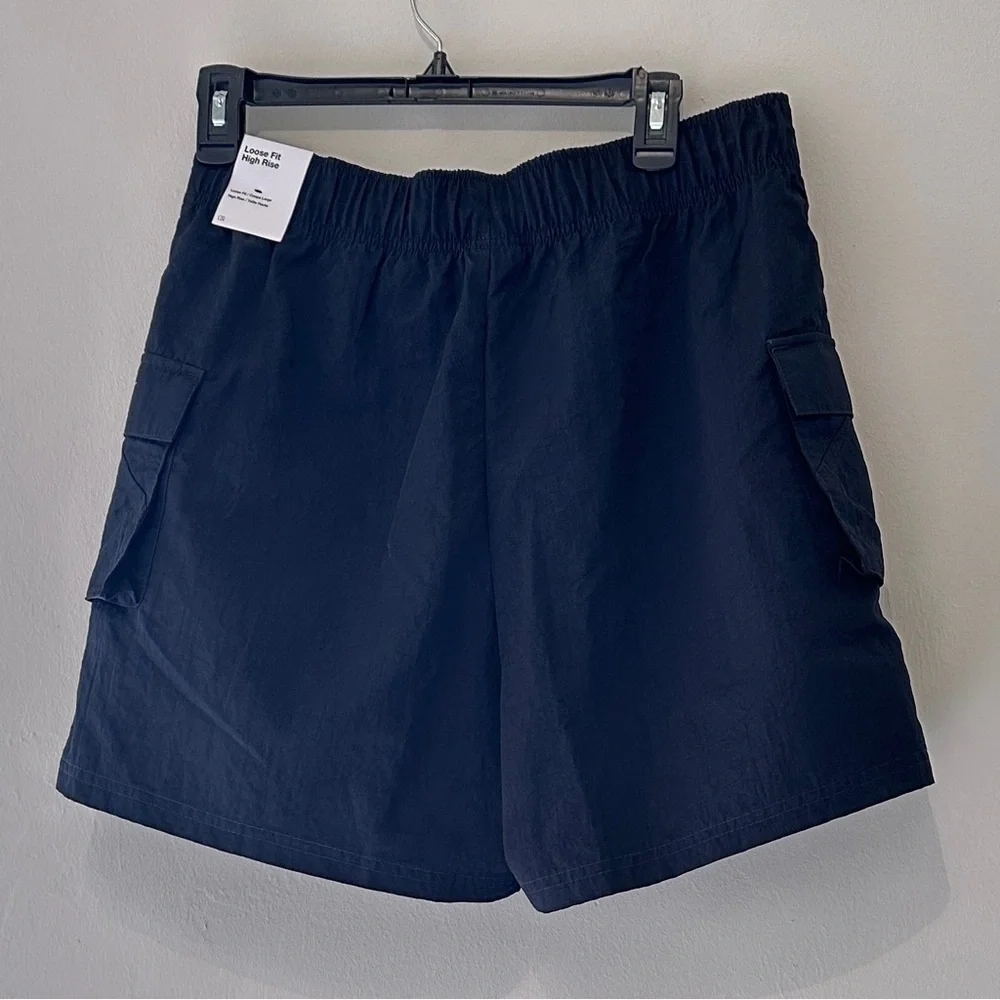 Nike Sportswear Essential Women's Woven High-Rise Shorts Size M Black DM6247-010 - Picture 5 of 13